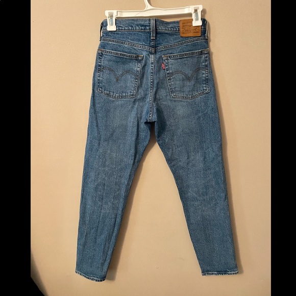 Levi’s High Wasted Premium Wedgie Icon Fit Jeans - Picture 5 of 6